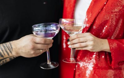 7+ Dating Apps & Services Promote Safe Sex… But Not Safe Usage